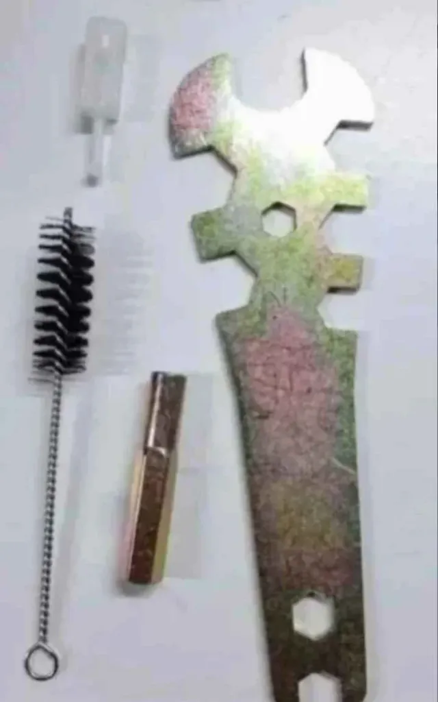 PISTOLA DE PINTAR NUEVA Y ACCESORIOS