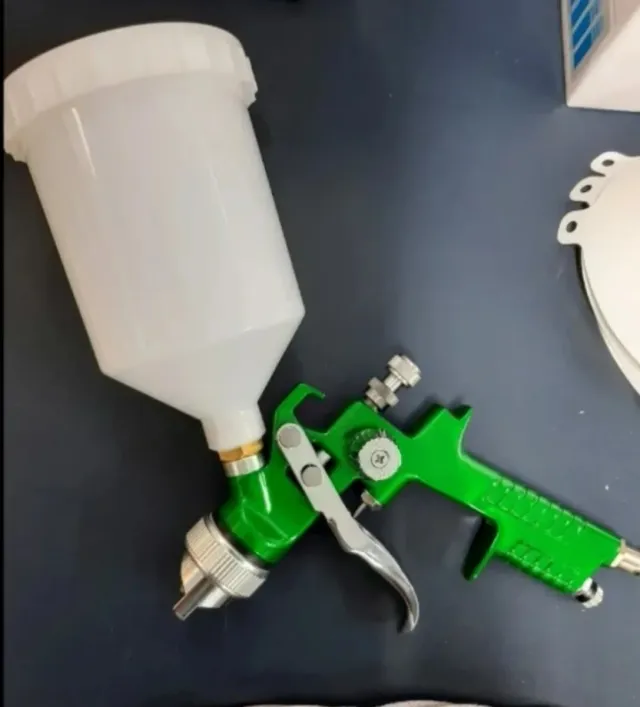 PISTOLA DE PINTAR NUEVA Y ACCESORIOS