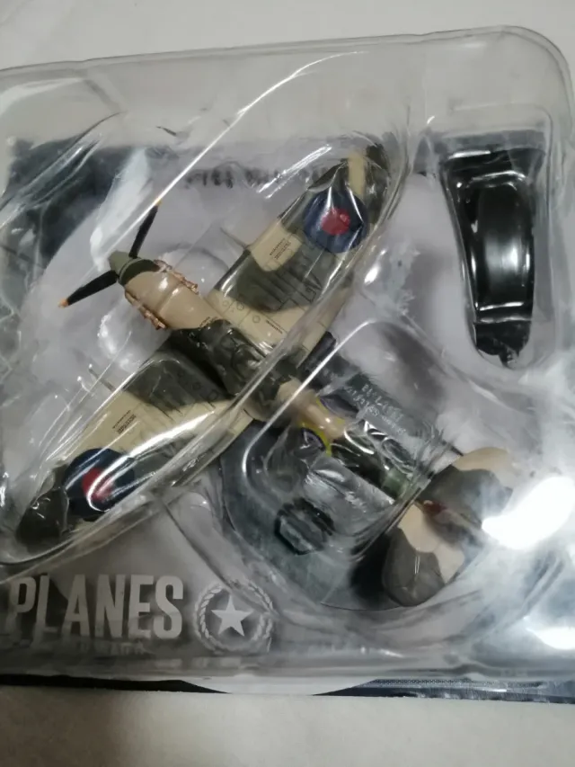 Avião militar WWII escala 1:72