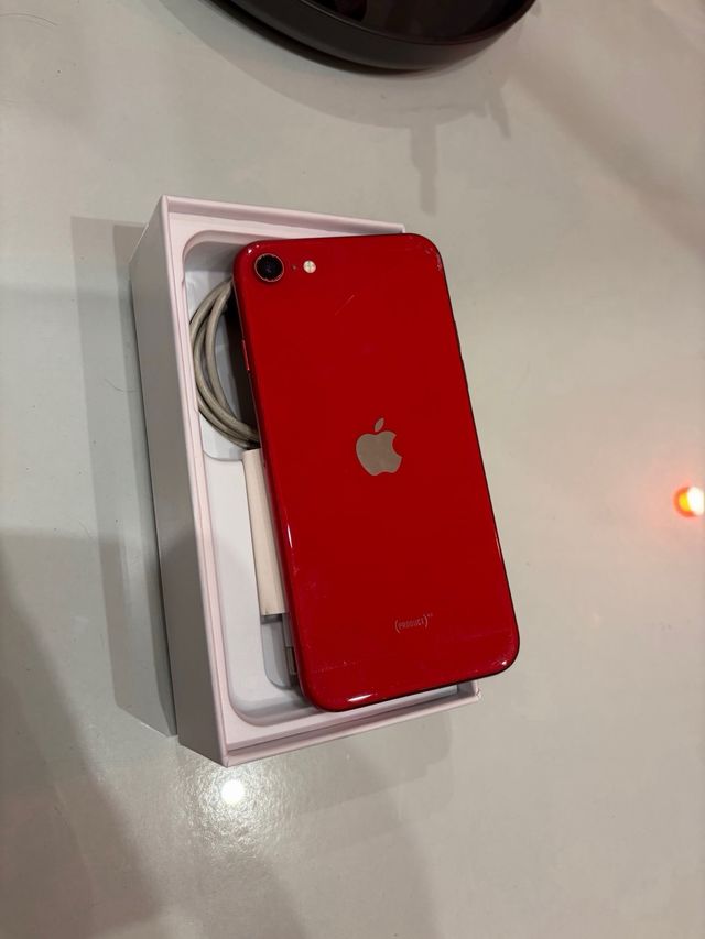iPhone SE 3ª Gen 64GB Rojo
