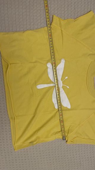 Camiseta Antimilk amarilla con libélula