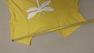 Camiseta Antimilk amarilla con libélula