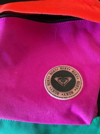 Mochila Roxy Negra con detalles coloridos