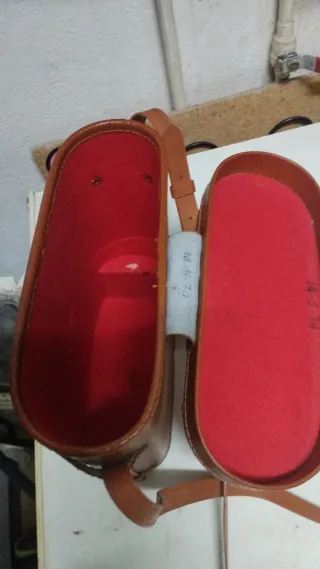 Estuche de cuero para prismáticos antiguos
