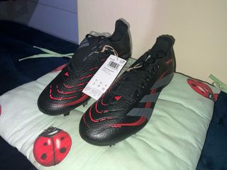 Scarpe Calcio Adidas Predator Nere Rosse Taglia 44