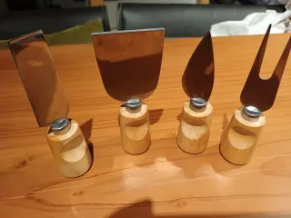 Set tagli formaggi legno e metallo