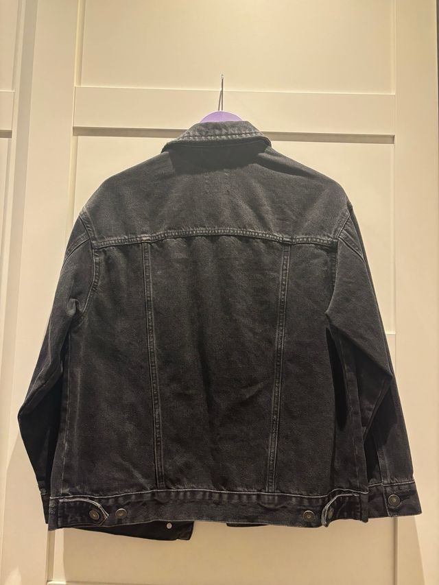 Jaqueta jeans preta Bershka