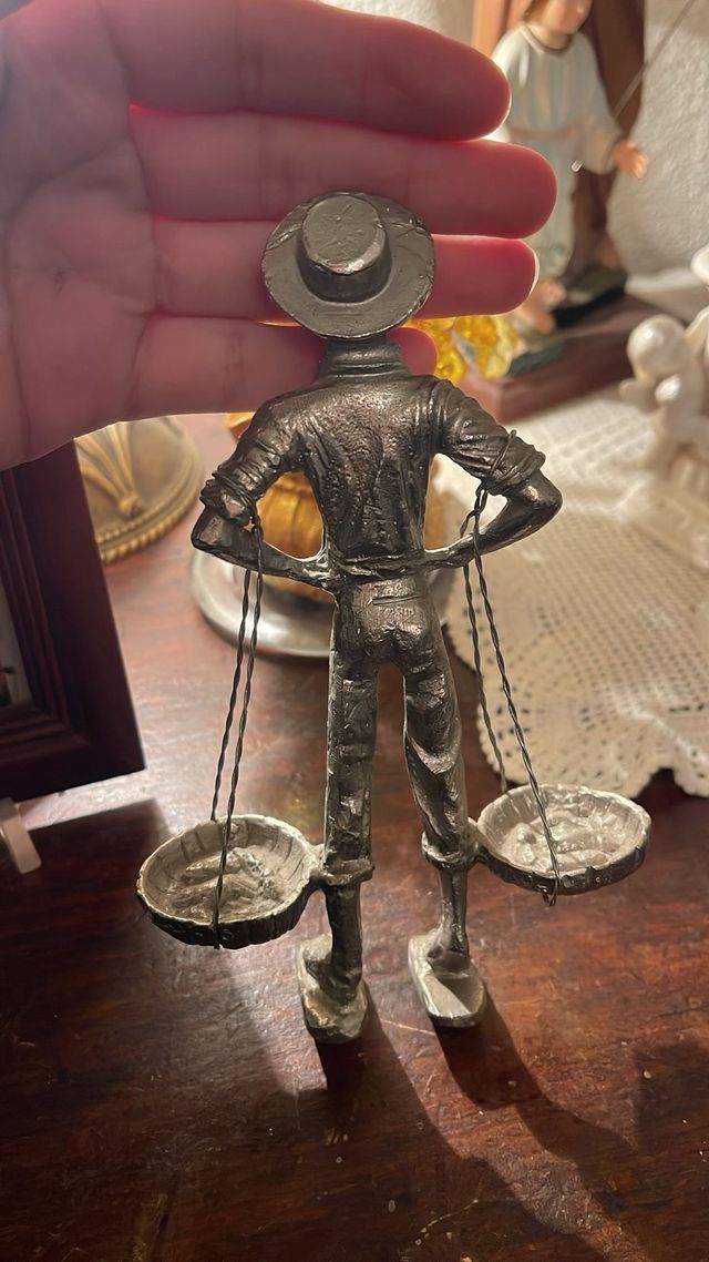 Escultura El Cenachero de Málaga