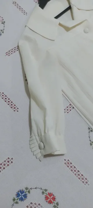 Vestido blanco con tablas 45% lana