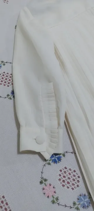 Vestido blanco con tablas 45% lana