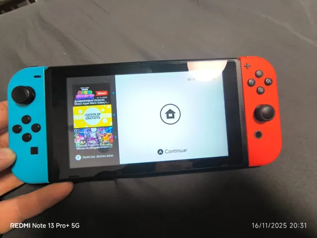 Nintendo Switch Azul/Rojo Casi Nueva