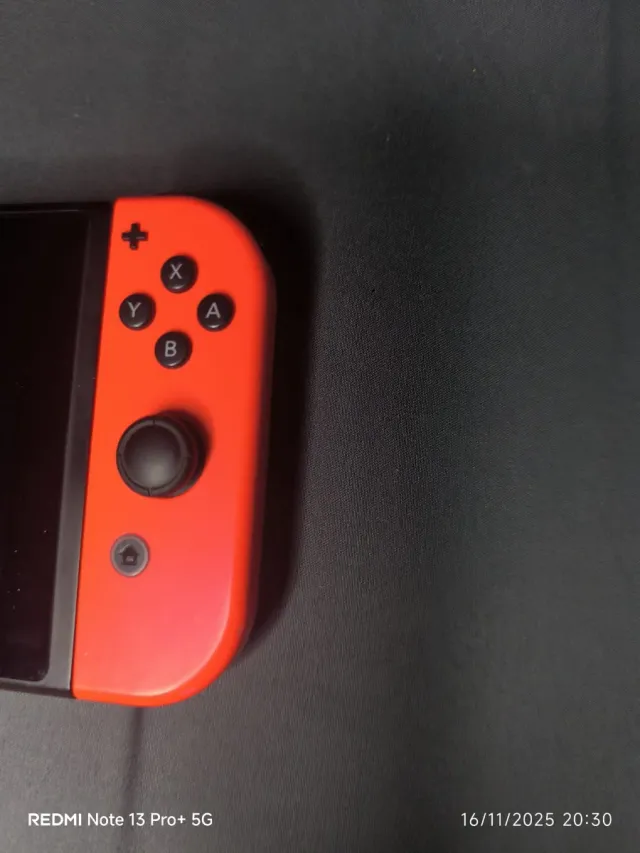 Nintendo Switch Azul/Rojo Casi Nueva