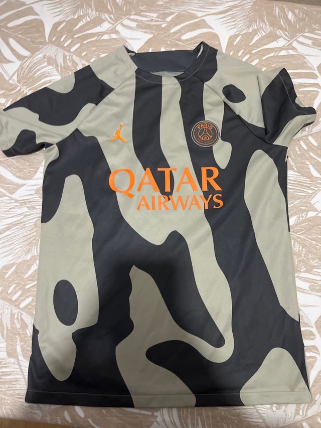 Camiseta PSG Jordan Beige y Negra