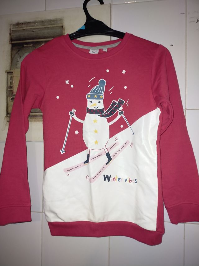 Sudadera infantil navideña t 9/10. Sin estrenar
