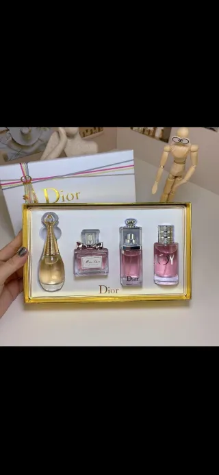 Set de 4 Perfumes Mujer nuevos