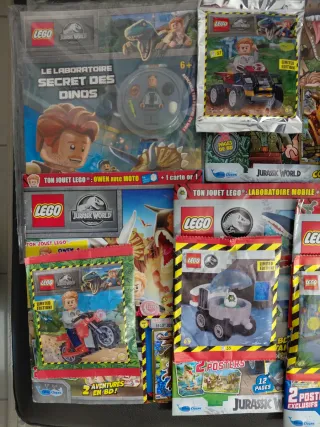Lego Jurassic World Riviste e Gadget