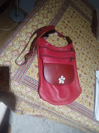 Bolso Cuero Manufactura de Aracena Rojo