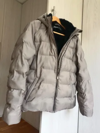 Abrigo anorak acolchado con capucha