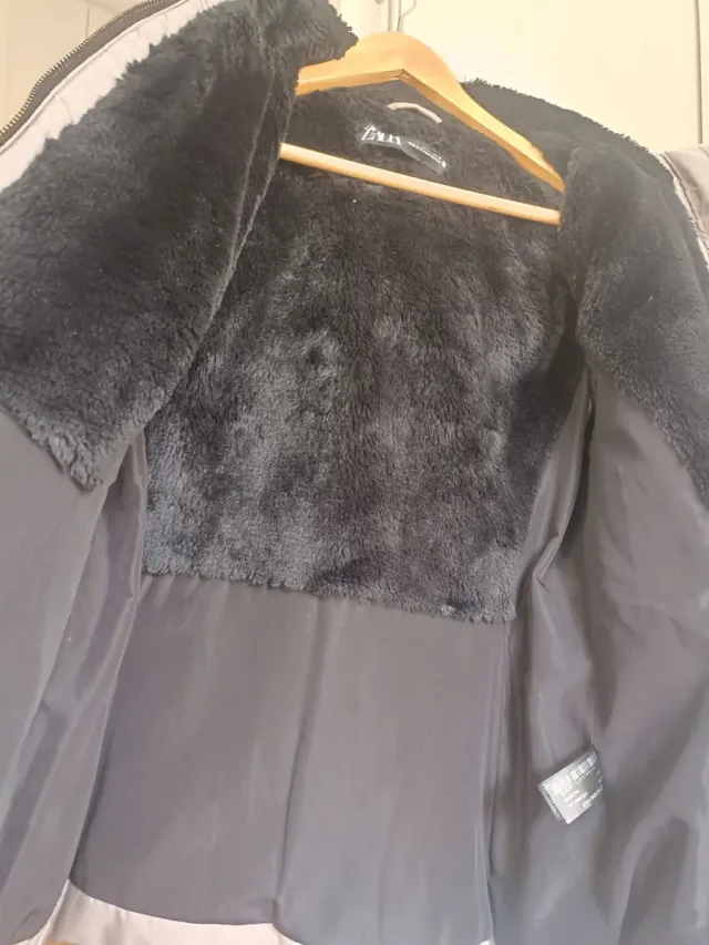 Abrigo anorak acolchado con capucha