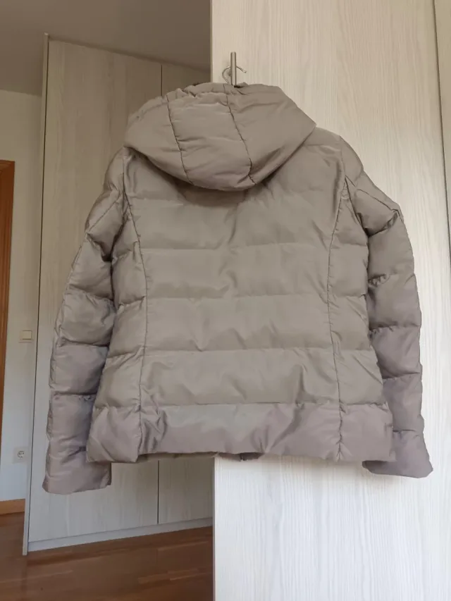 Abrigo anorak acolchado con capucha