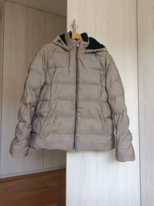 Abrigo anorak acolchado con capucha