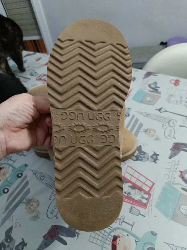 Botas UGG Beige Talla 39'5 originales , antiguas