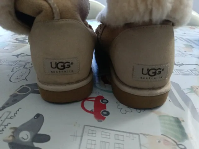 Botas UGG Beige Talla 39'5 originales , antiguas