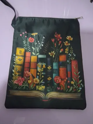 Funda de libros con flores