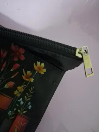 Funda de libros con flores