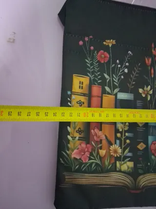 Funda de libros con flores