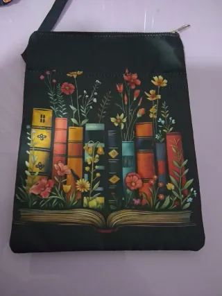 Funda de libros con flores
