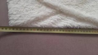 Cuello de pelo beige