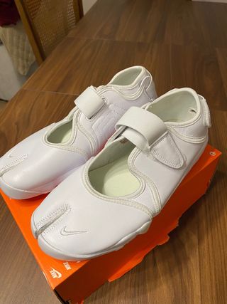 Nike Air Rift Tabi Blancas