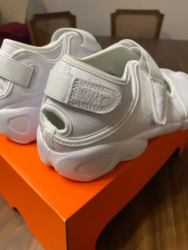 Nike Air Rift Tabi Blancas