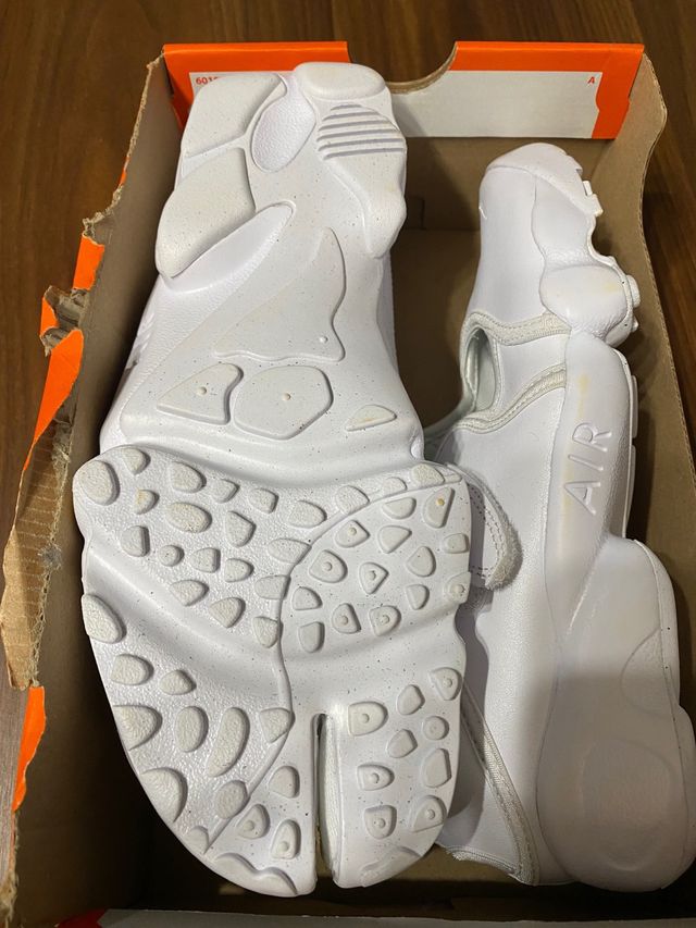 Nike Air Rift Tabi Blancas