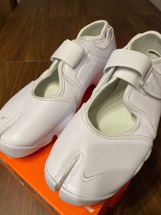 Nike Air Rift Tabi Blancas