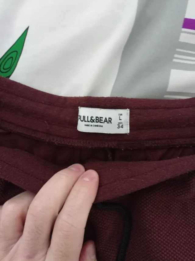 Pantalones cortos deportivos granates