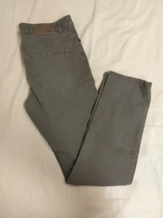 Pantalón hombre Boss Gris talla 32/34