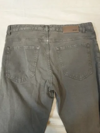 Pantalón hombre Boss Gris talla 32/34