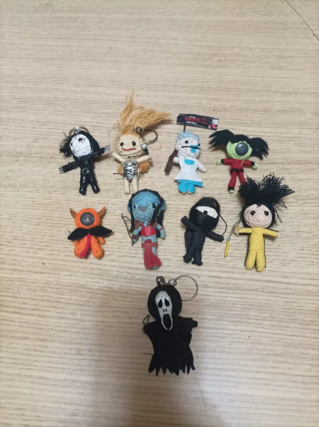 Collezione di bambole voodoo