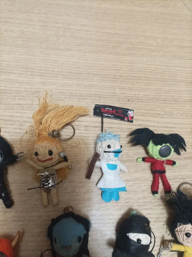 Collezione di bambole voodoo