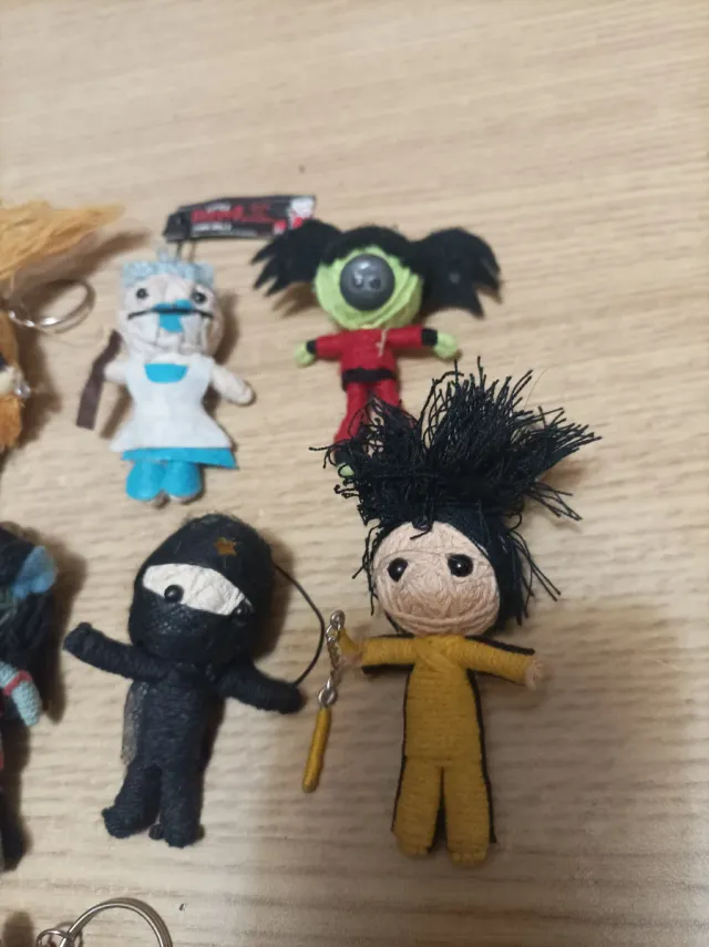 Collezione di bambole voodoo