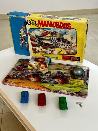 Pista di Manovre Geyper con 3 Carri Armati in Azione