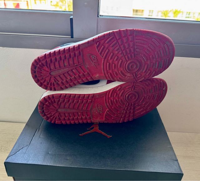 Jordan 1 Low Chicago