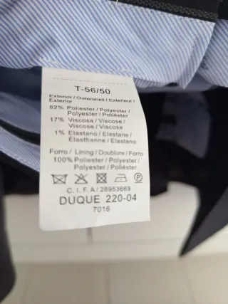 Traje esmoquin negro