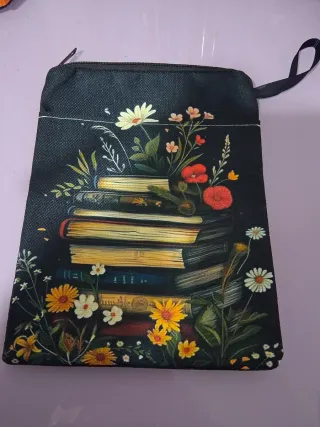 Funda de libros con flores
