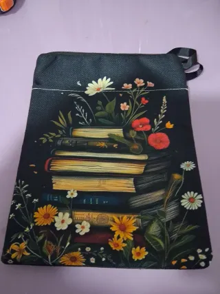 Funda de libros con flores