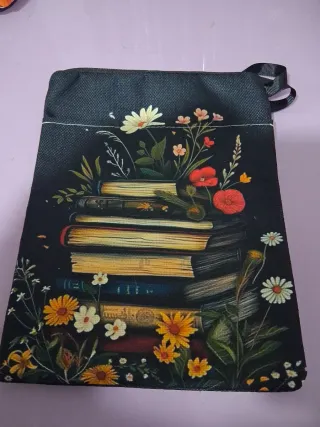 Funda de libros con flores