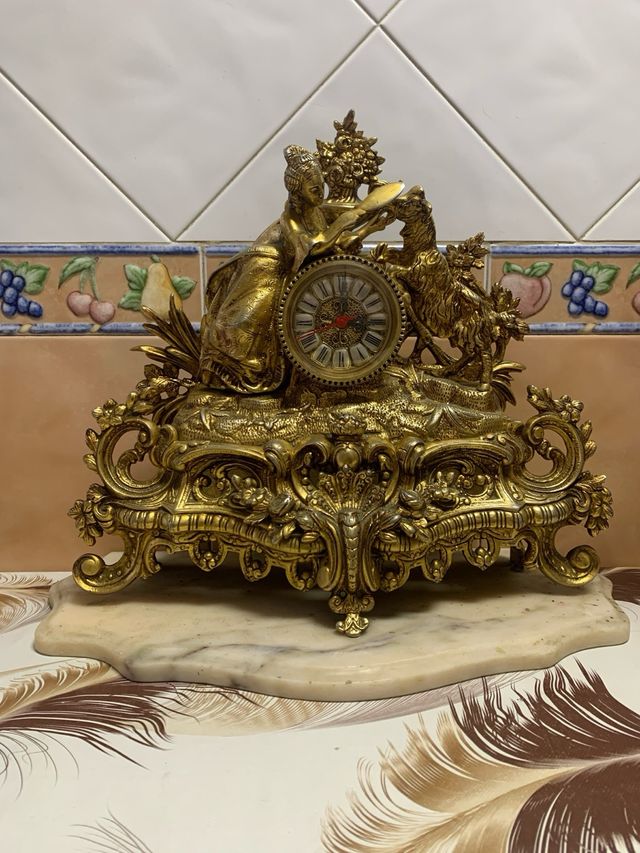 Reloj y Candelabros Bronce Antiguo