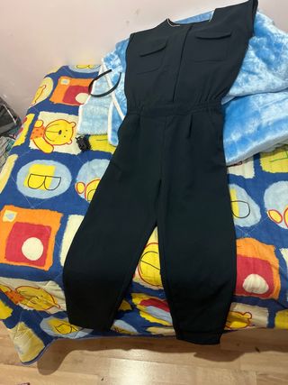 Mono negro sin mangas